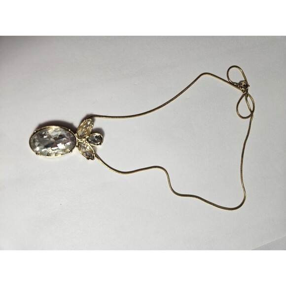 Vintage Golden Tone Metal Large Pear Shaped Rhinestone Bow Pendant Necklace. - Picture 4 of 6